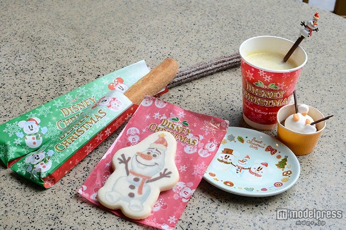 食べあるきフードも充実、オラフモチーフのクッキーは今年初登場