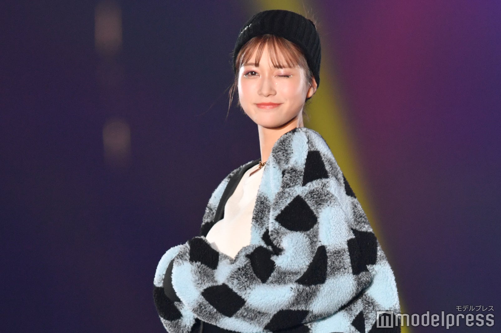 生見愛瑠、スラリ美脚が眩しい メリハリY2Kコーデ着こなし＜TGC 北九州 2022＞