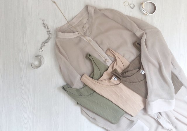 Gu 大人気 シアーシャツ を秋までおしゃれに着こなす正解コーデ術 モデルプレス