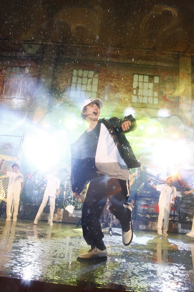 DISH//、雨降る野音で“伝説のライブ”に ハプニング乗り越え3000人熱狂