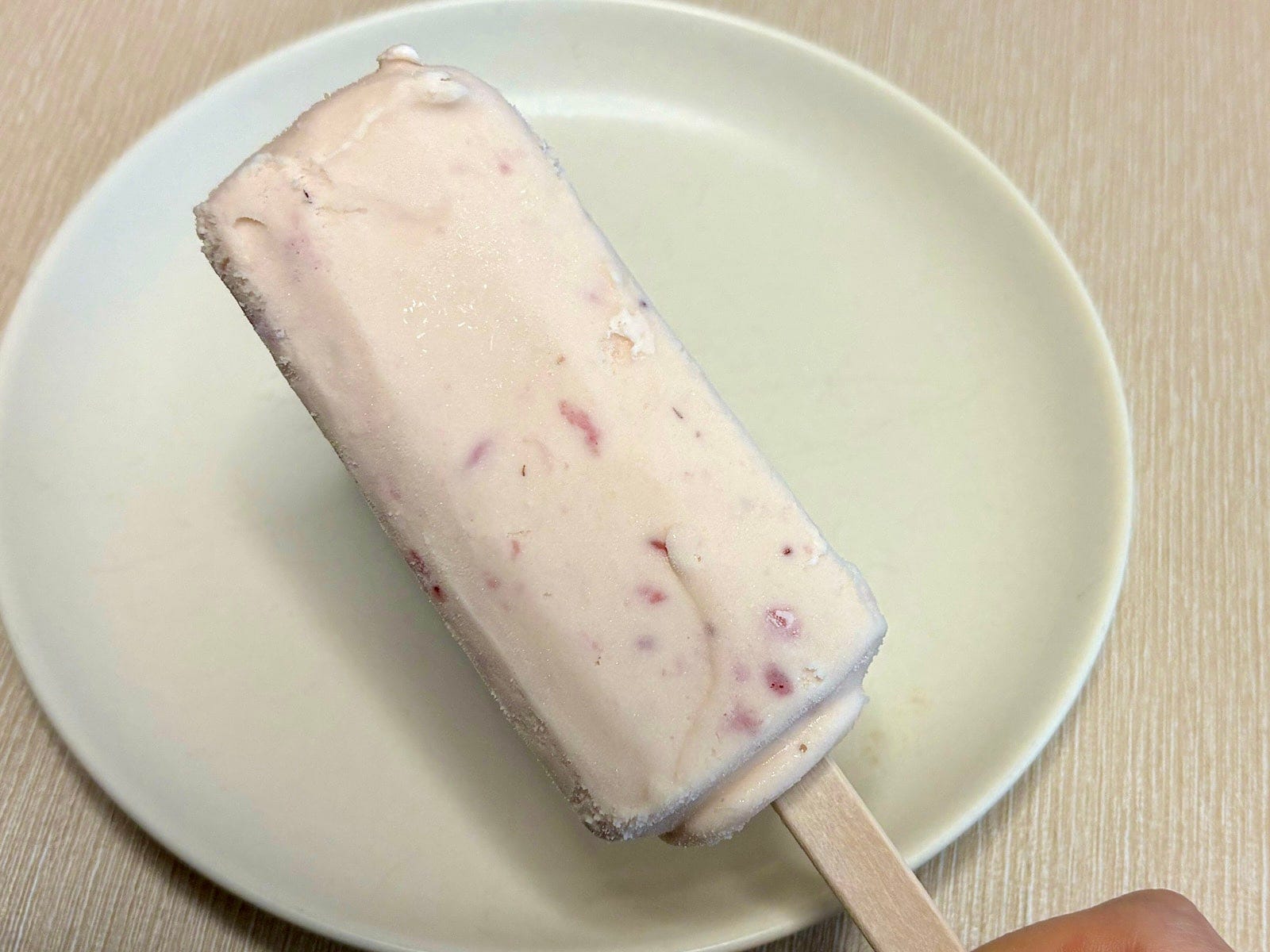 濃厚なミルク×完熟いちごのおいしさを楽しめる新作アイスです