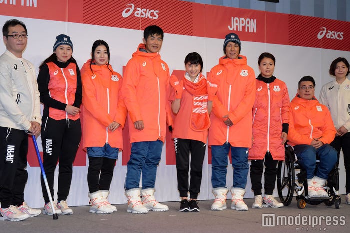 須藤悟選手(パラリンピック アイスホッケー)、阿部友里香選手(パラリンピック クロスカントリー・バイアスロン)、藤本那菜選手(女子アイスホッケー)、新田佳浩選手(パラリンピック クロスカントリー・バイアスロン)、土屋太鳳、葛西紀明選手(スキージャンプ)、小野塚彩那選手(女子フリースタイルスキーハーフパイプ)、高橋和廣選手(パラリンピック アイスホッケー)、大澤ちほ選手(女子アイスホッケー) (C)モデルプレス