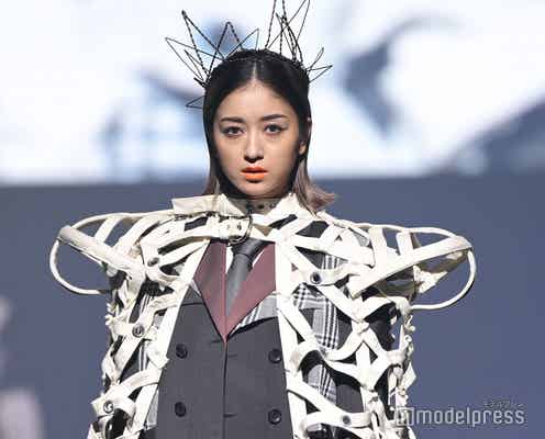 みちょぱ、香川で初開催「TGC」でトップバッター 個性派レザーガウン着こなす【TGC香川2025】