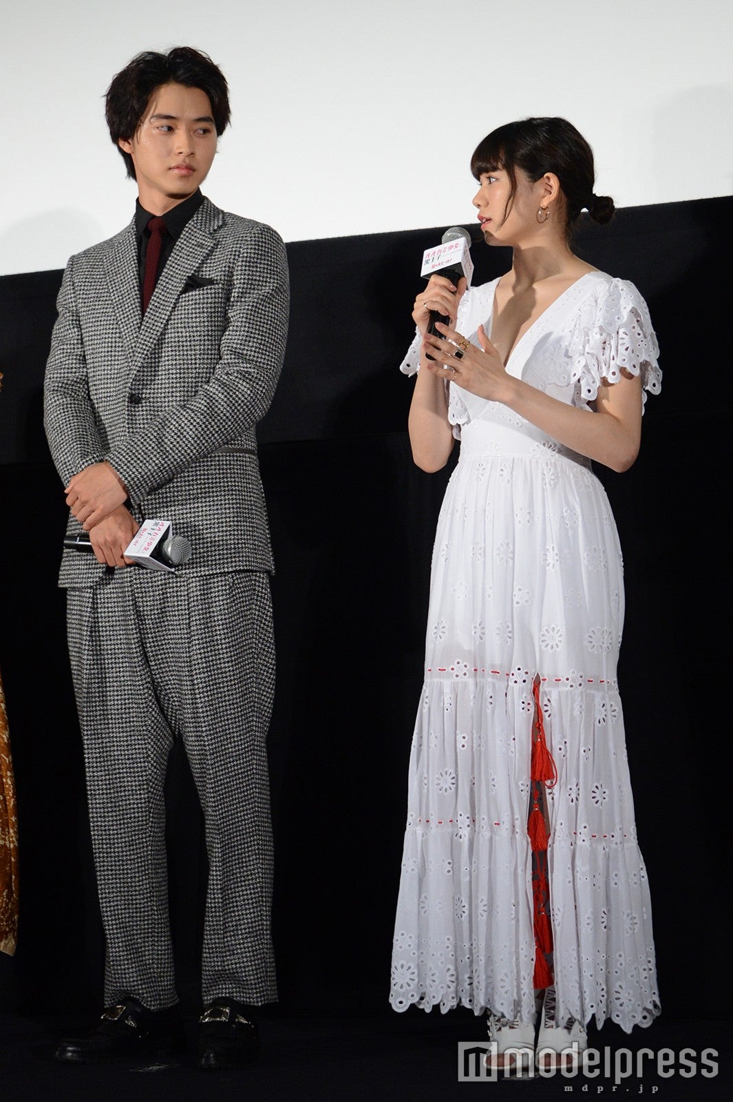 山崎賢人、二階堂ふみ（C）モデルプレス