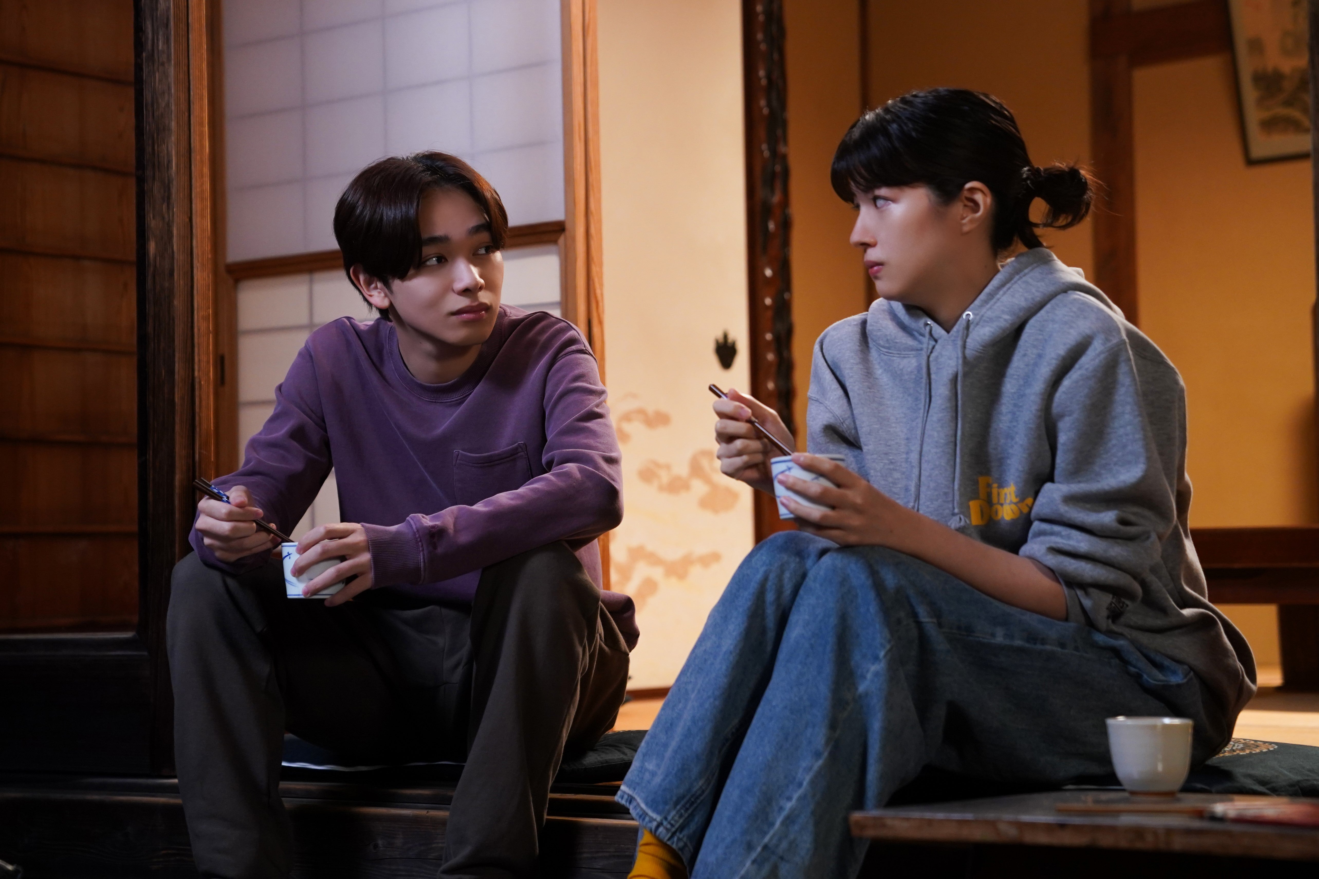 宮世琉弥、佐久間由衣（C）映画「おいハンサム！！」製作委員会