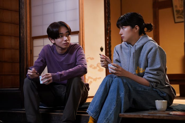 宮世琉弥、佐久間由衣(C)映画「おいハンサム!!」製作委員会