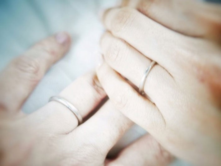 結婚指輪を公開／神田沙也加オフィシャルブログ（Ameba）より