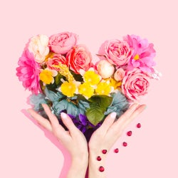 結婚した大切なあの人に贈りたい。花言葉が素敵なおすすめの花12選あつめました