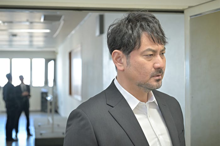 藤本隆宏「クジャクのダンス、誰が見た?」第8話(C)TBS