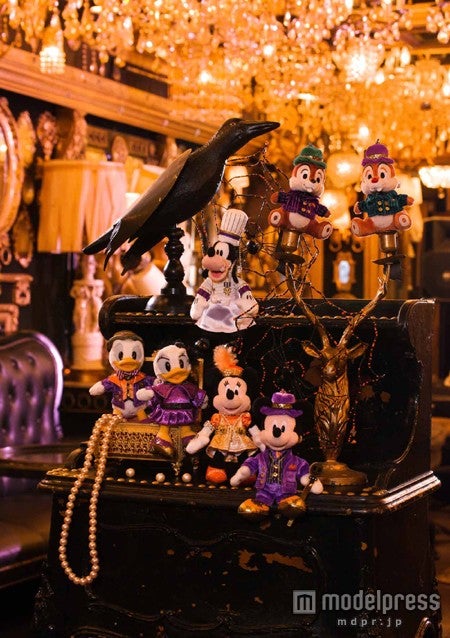 東京ディズニーシー限定グッズ（c）Disney