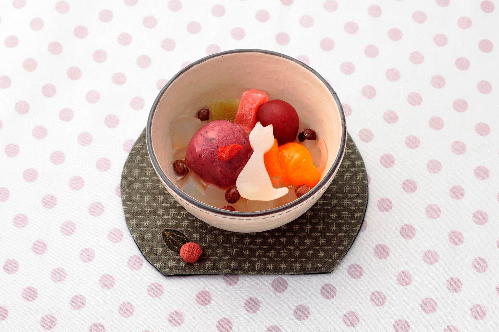 【船橋屋】天神梅あんみつ／画像提供：JR東日本ステーションリテイリング