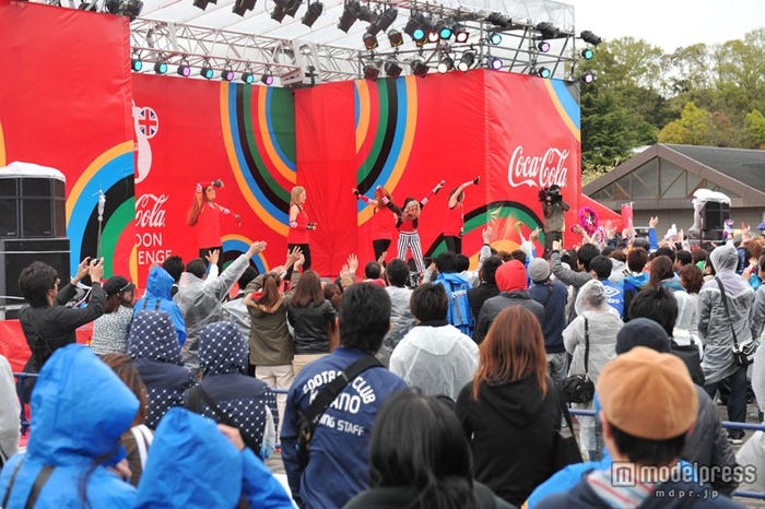 加藤ミリヤのスペシャルライブの様子