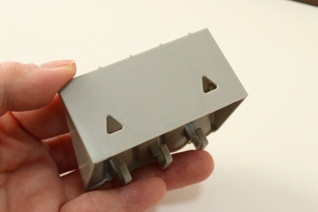 セリア フック付き屋根オブジェ セリアのフック付き屋根オブジェの裏