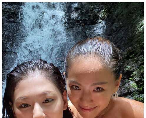 西内まりや、姉・ひろとの水着2ショットに絶賛の声「美しすぎる」「そっくり」