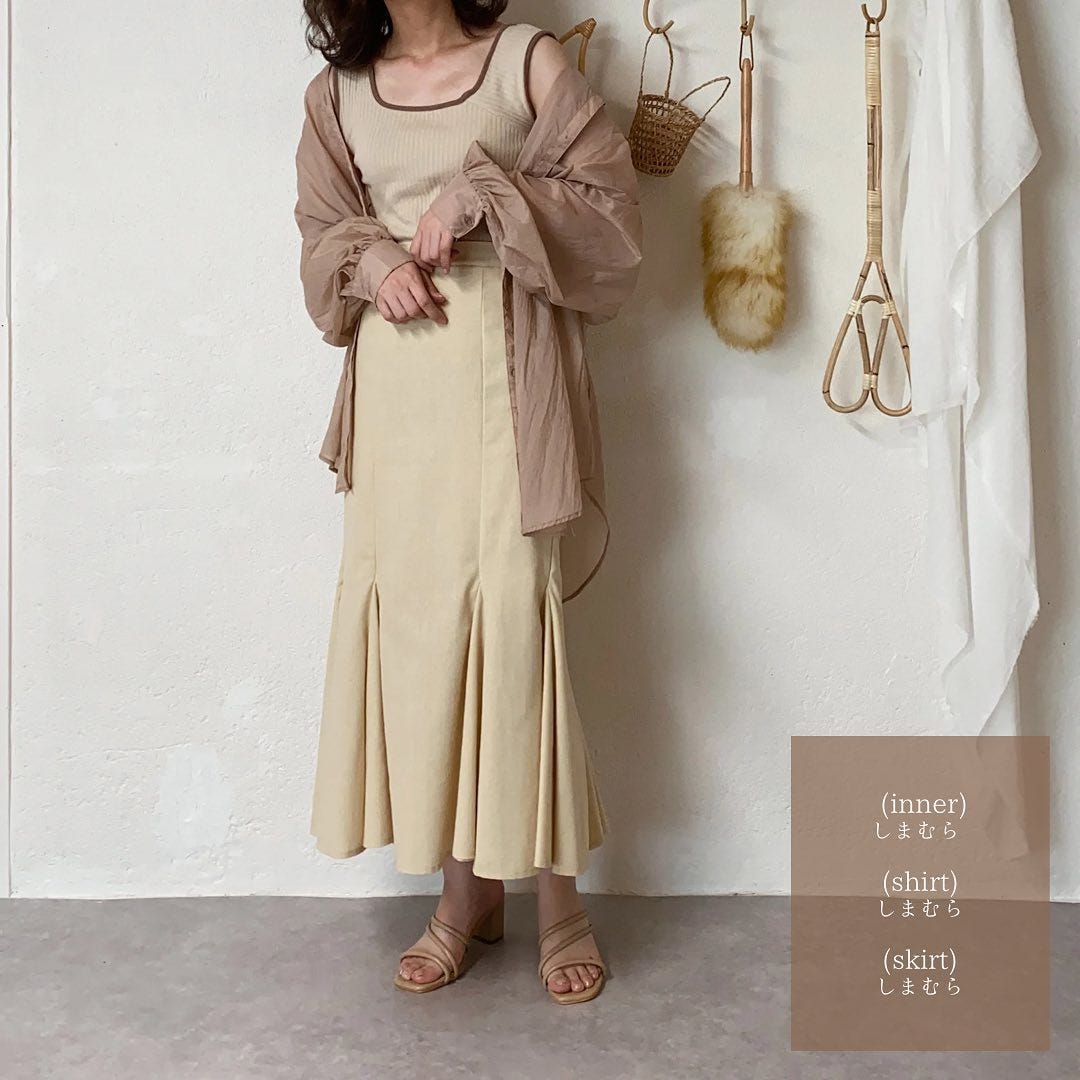 ピンクベージュシアーでキレイめコーデ