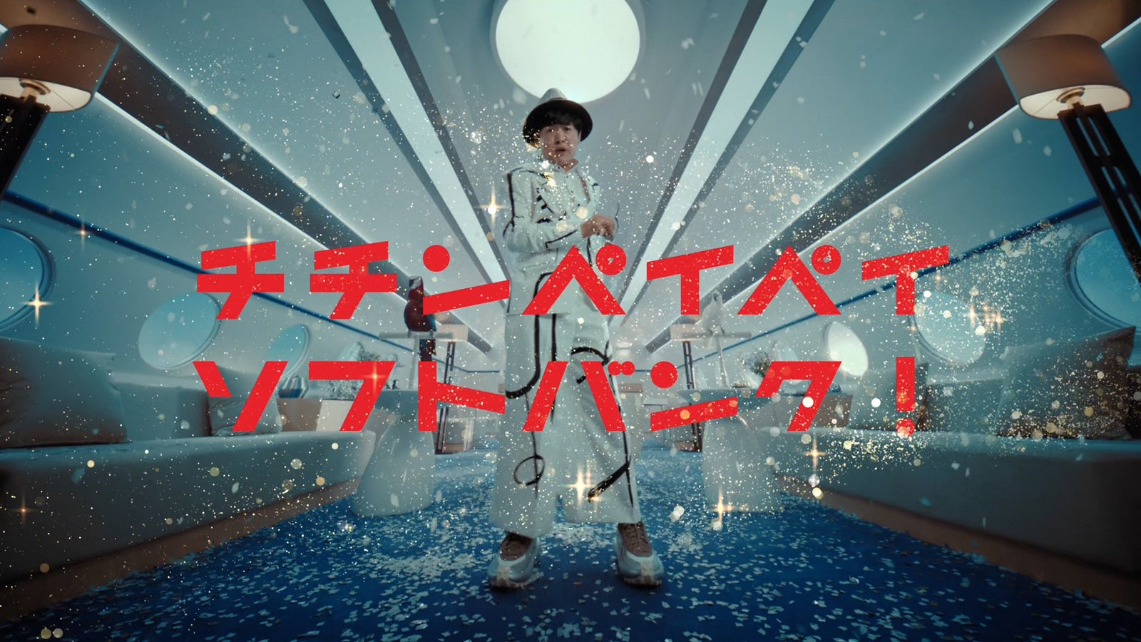 劇団ひとり／新テレビCM「チチンペイペイ劇団来日」篇より（提供写真）