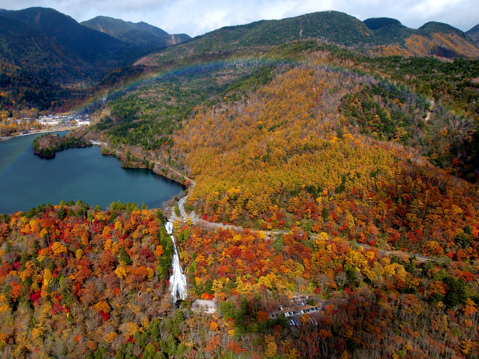 湯元（湯ノ湖・湯滝）／画像提供：日光市観光情報発信センター
