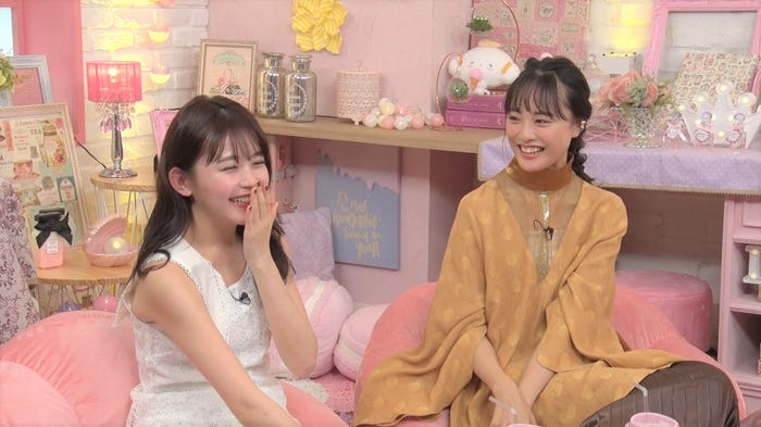 久間田琳加、大友花恋(C)フジテレビ