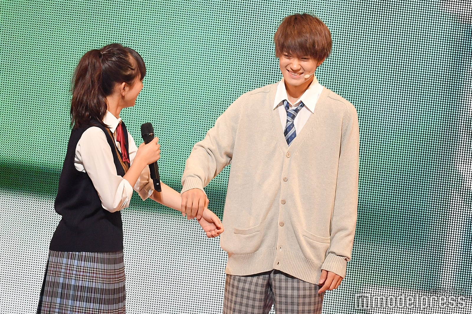 清原果耶、佐野勇斗（C）モデルプレス