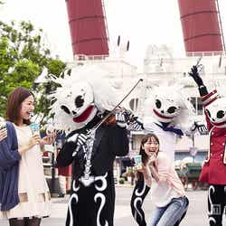 スケルトンたちによるグリーティング&パフォーマンス/ディズニーシー /(C)Disney