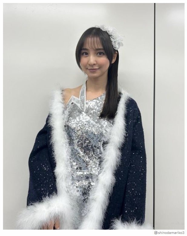 ロングヘアの篠田麻里子公式Instagramより