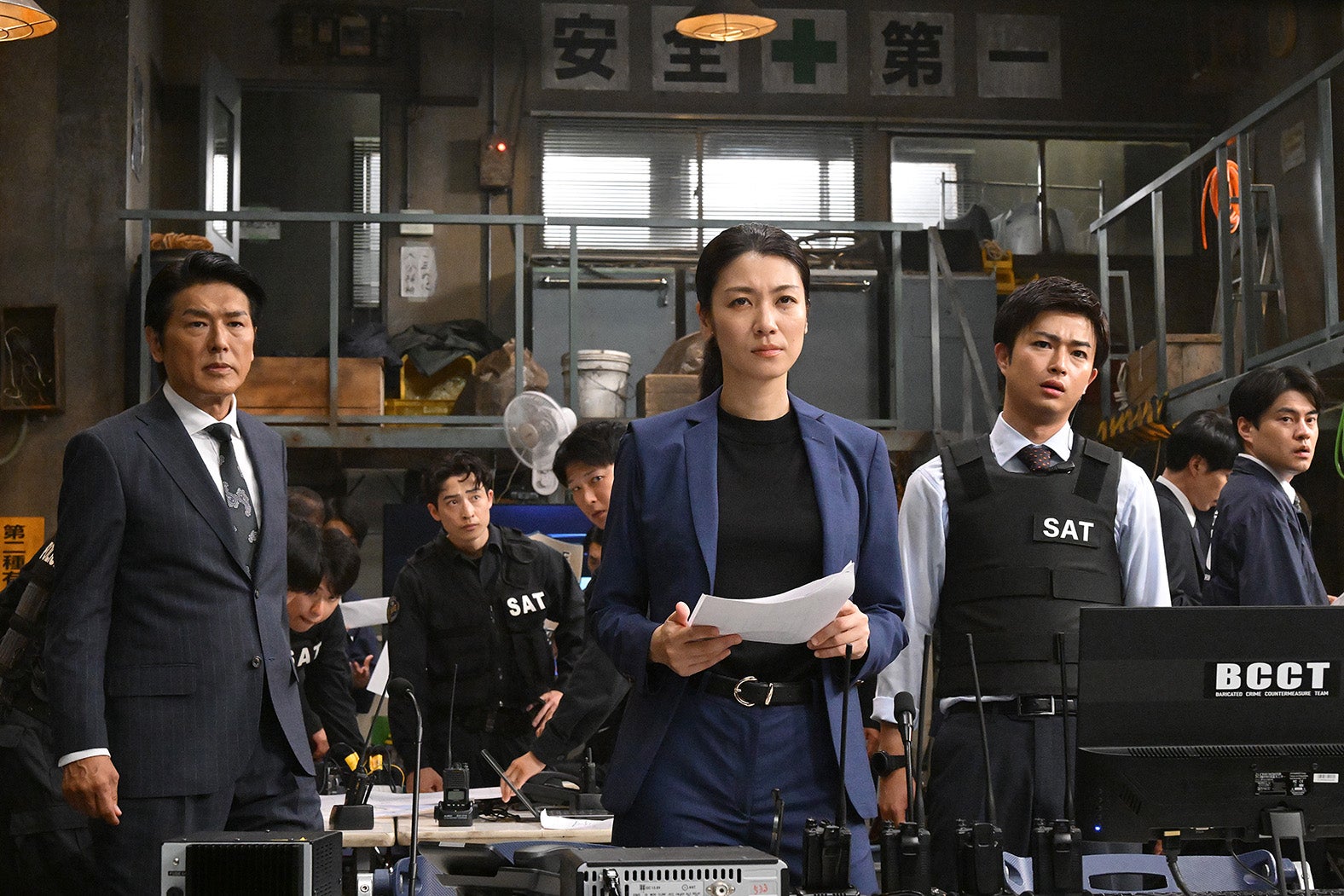 高橋克典、瀧内公美、曽田陵介ほか「放送局占拠」第1話（C）日本テレビ