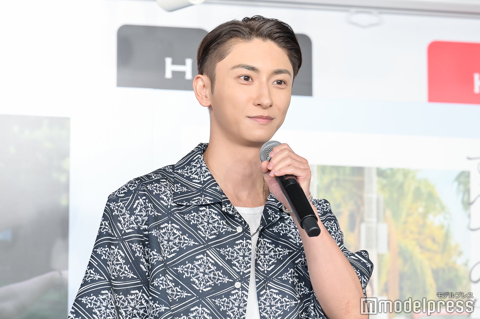 與真司郎（C）モデルプレス