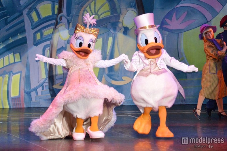 ディズニーランドで好きな人と手を繋げるアトラクション