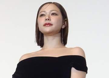 村重杏奈「ペコちゃん」そっくり！？ 28歳迎えかわいすぎる幼少期ショット披露「すでに美人」
