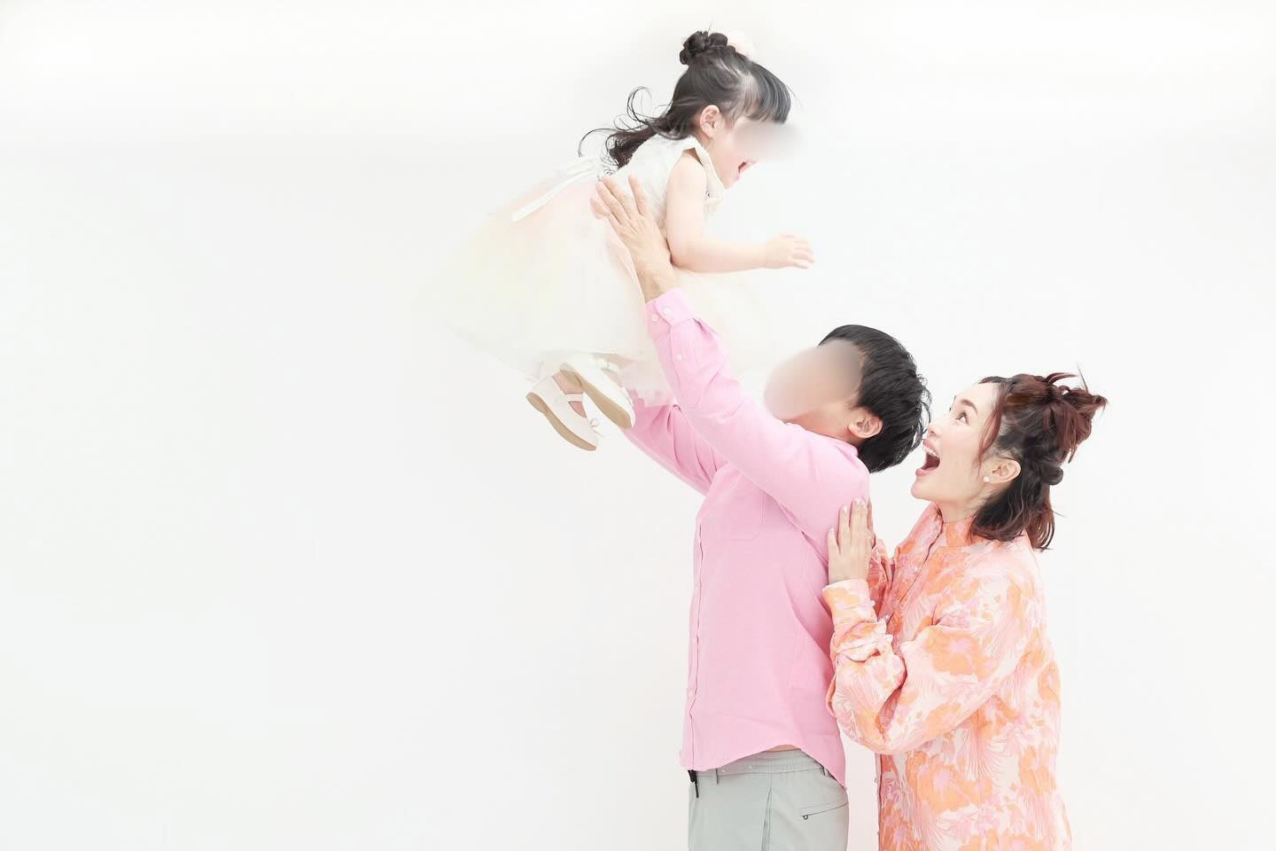 平野ノラの家族ショット／平野ノラInstagramより