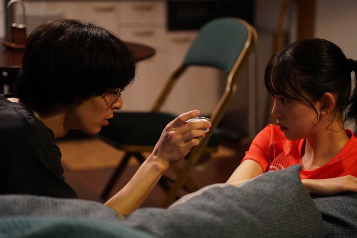 高杉真宙、堀未央奈 (C)「妄想ごはん」製作委員会2021