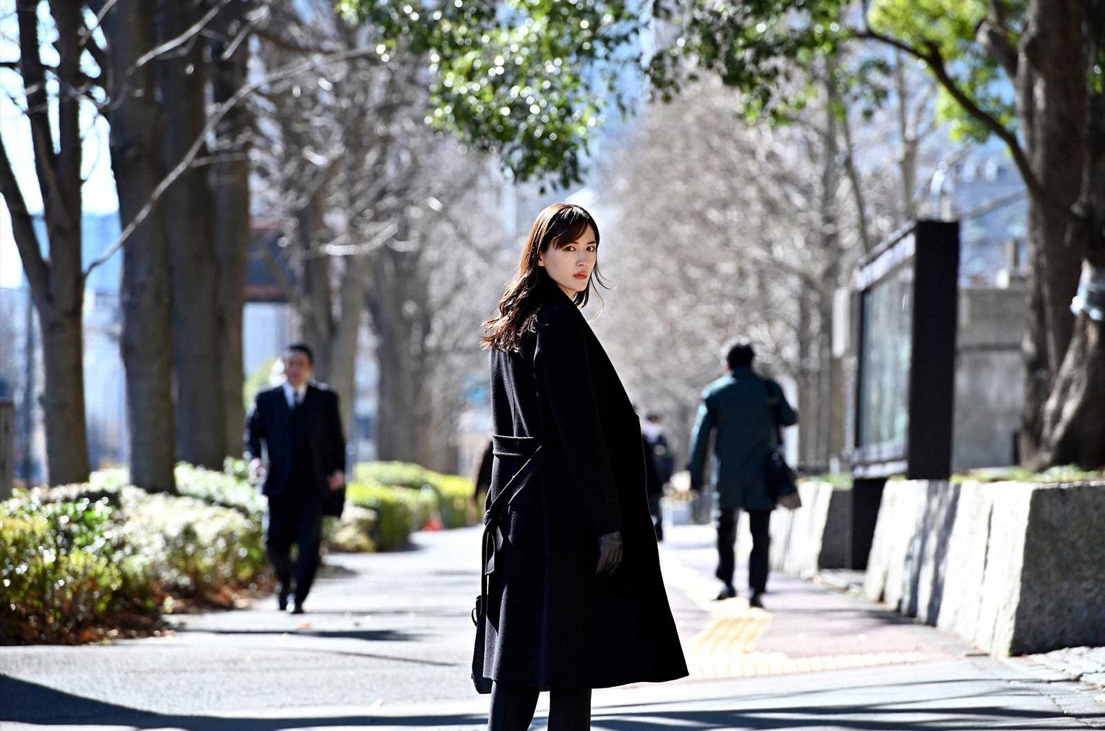 綾瀬はるか「天国と地獄 ～サイコな2人～」第5話より（C）TBS