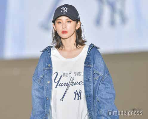 朝比奈彩、スラリ美脚が眩しい スポーティールックでオーラ放つ<関コレ2021S/S>