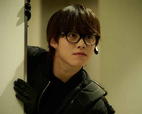 なにわ男子・大橋和也、全身黒ずくめ衣装で潜入「リベンジ・スパイ」場面写真初解禁 共演者第2弾も発表