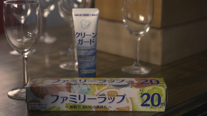 水垢にはラップ×歯磨き粉(C)テレビ朝日