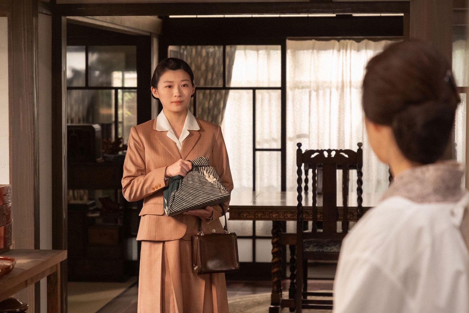 伊藤沙莉、石田ゆり子「虎に翼」（C）NHK