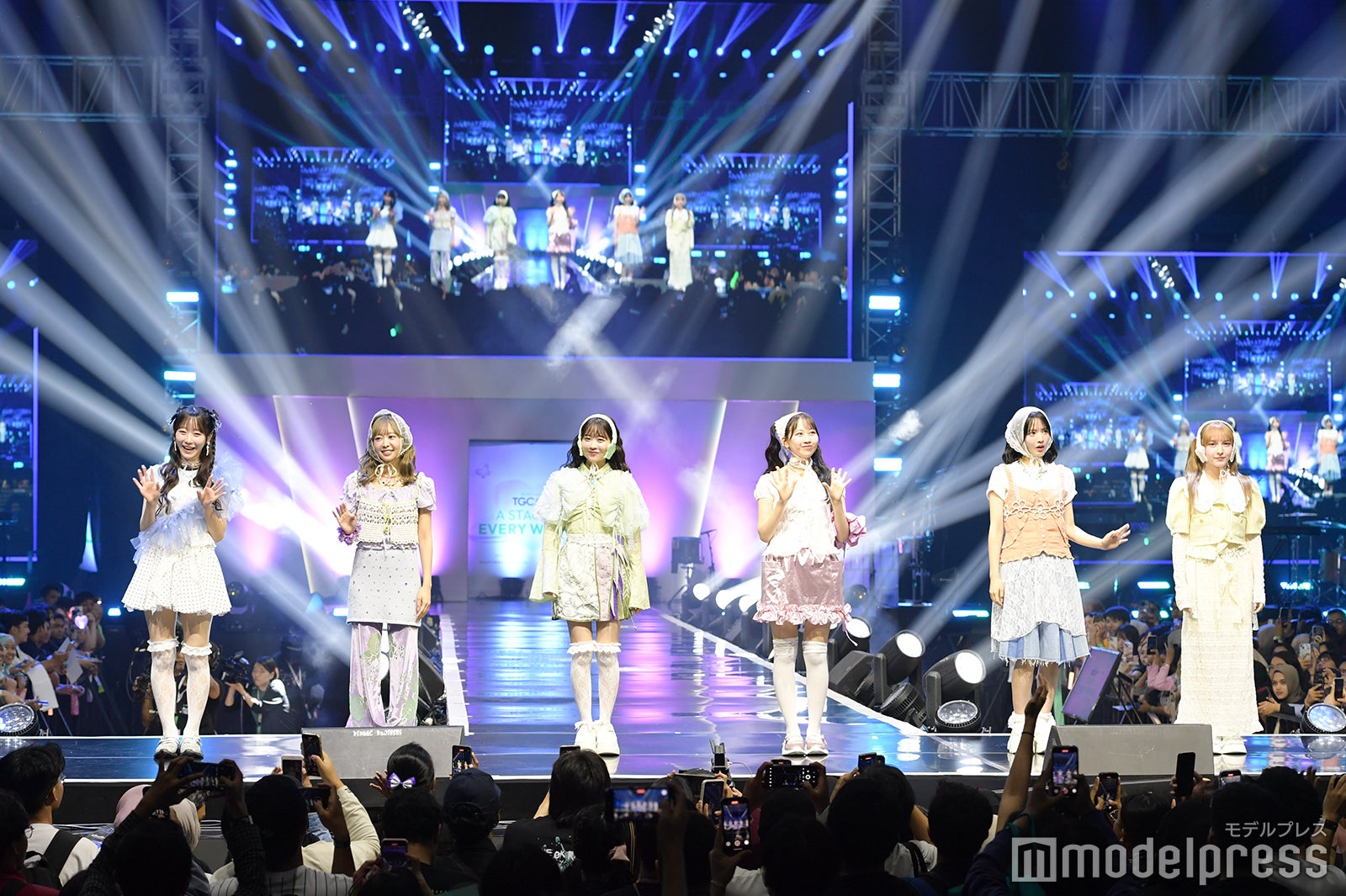 FRUITS ZIPPER（C）モデルプレス