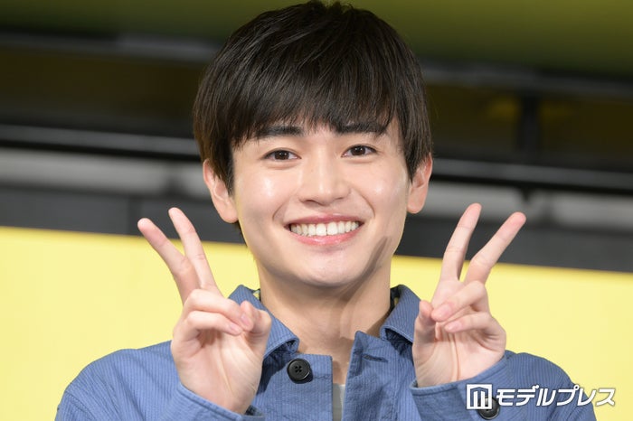 西垣匠、初ソロカレンダーを「みなしょー」共演・草川拓弥にプレゼント「べた褒めでした」感想明かす