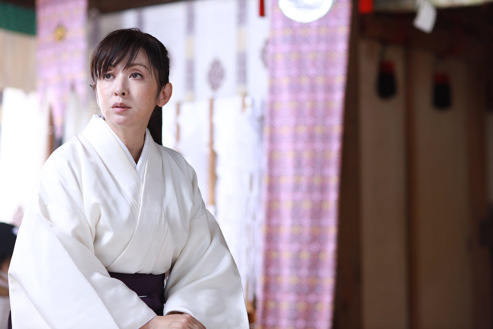 斉藤由貴／「言霊荘」第3話より（C）テレビ朝日