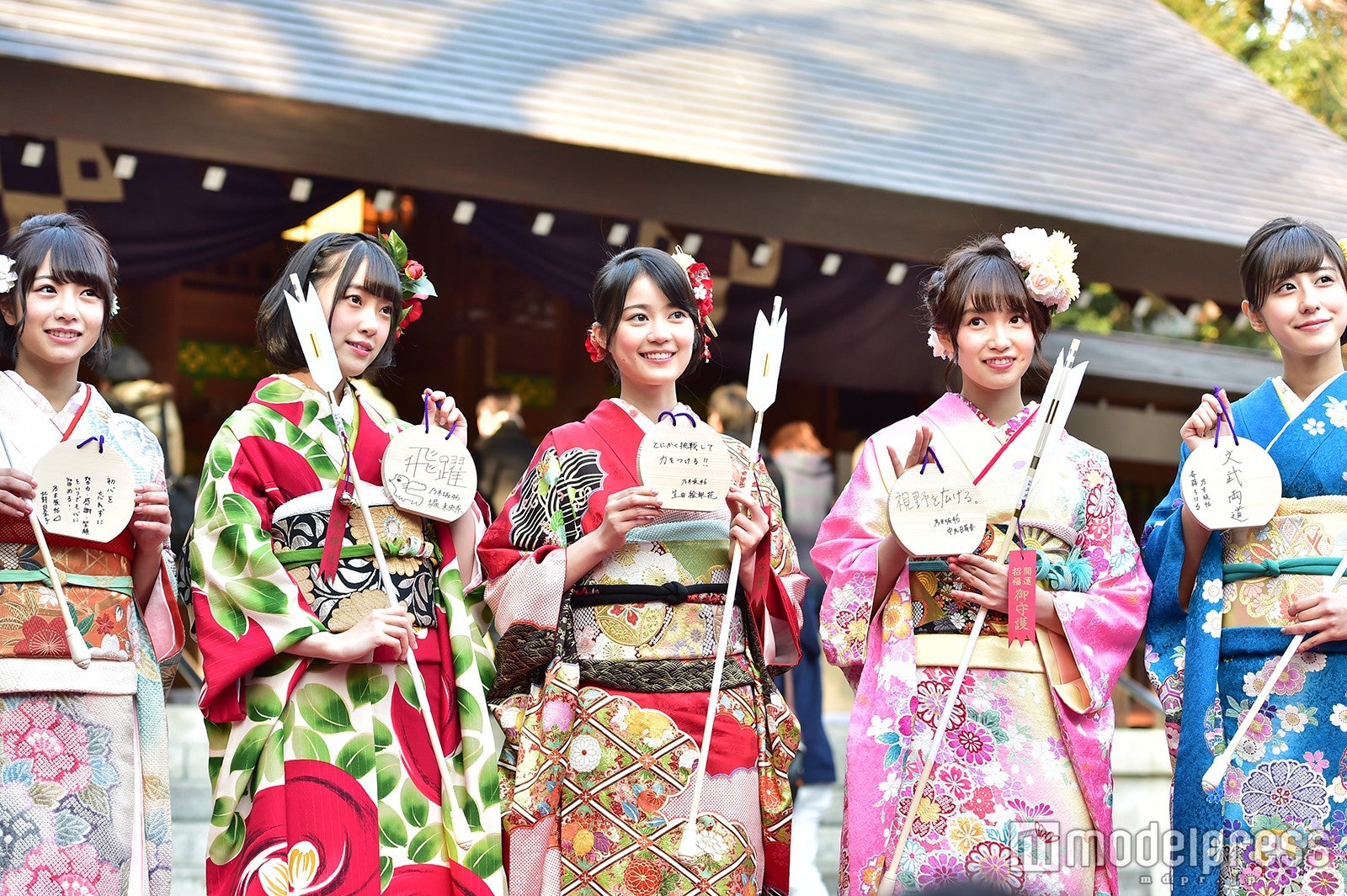 左から：北野日奈子、堀未央奈、生田絵梨花、中元日芽香、斎藤ちはる（C）モデルプレス