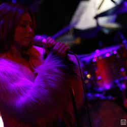 「MTV Unplugged」に出演したBENI