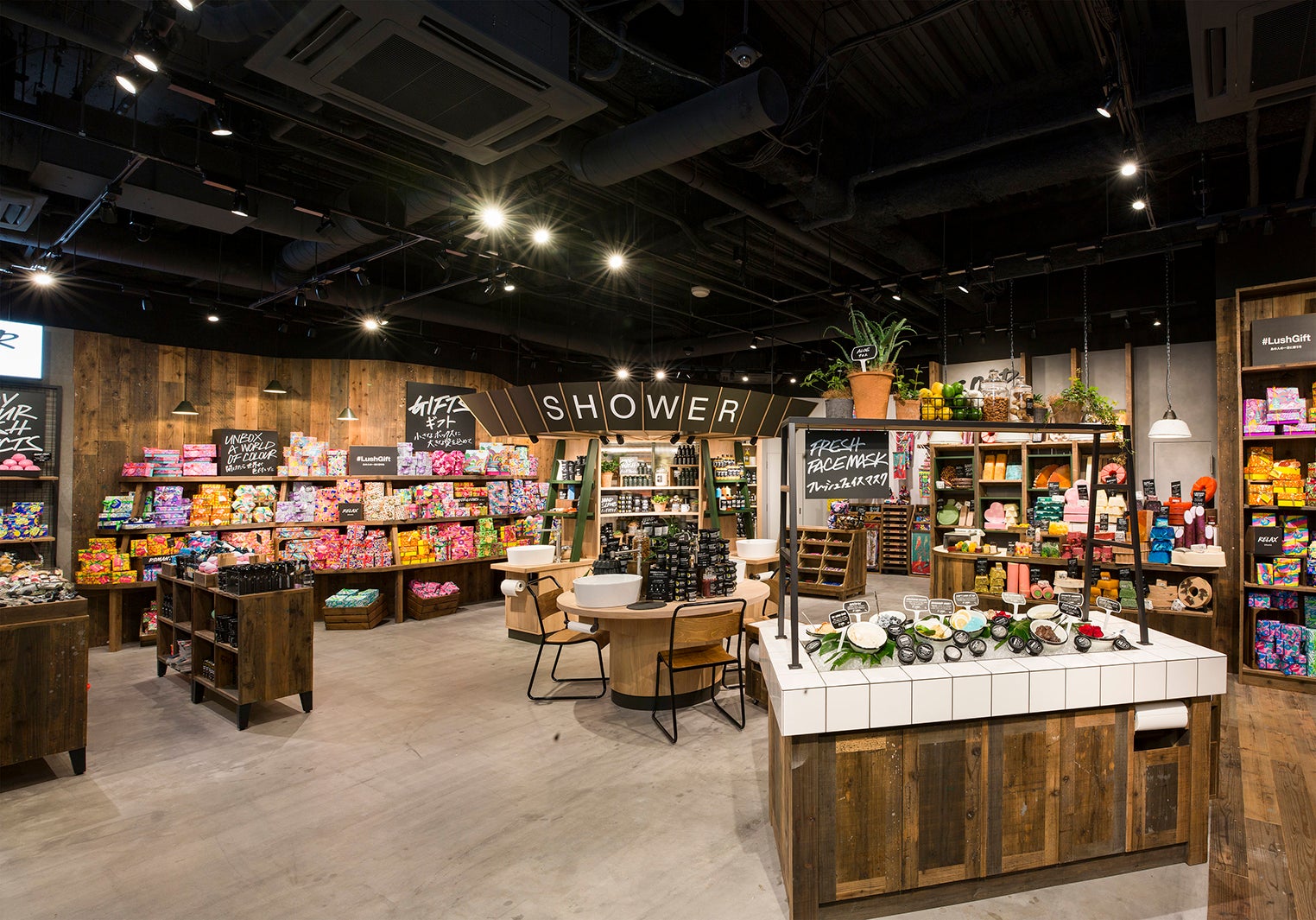 「LUSH」神戸三宮店（提供写真）