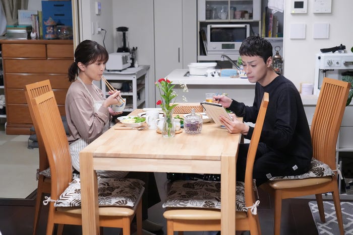 佐津川愛美、木村了「サブスク不倫」第1話より(C)「サブスク不倫」製作委員会・MBS
