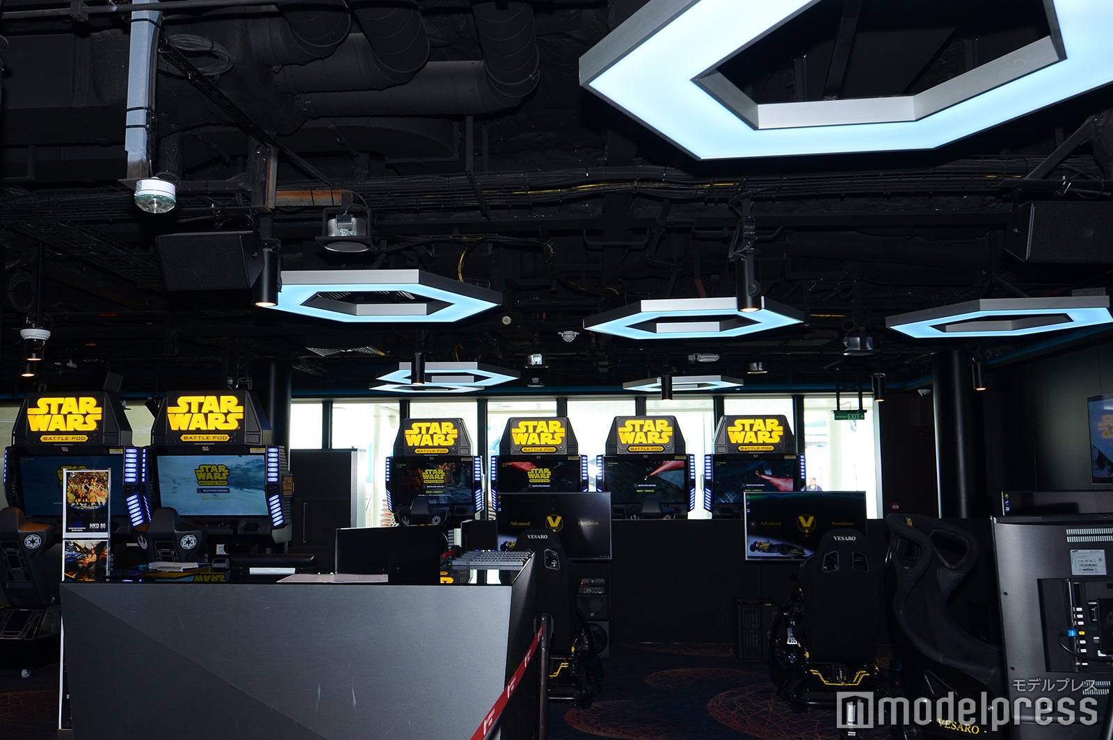 バラエティに富んだゲームを楽しめるVR施設（C）モデルプレス