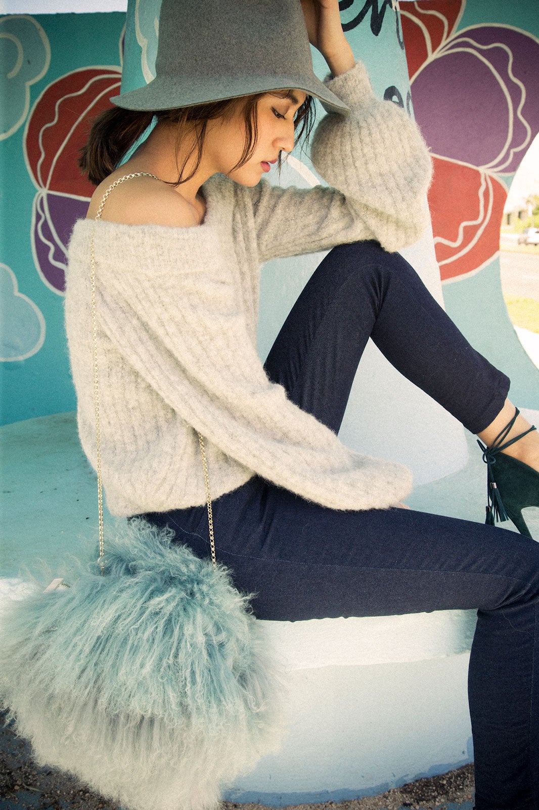 オフショルニット（C）TOPLOG