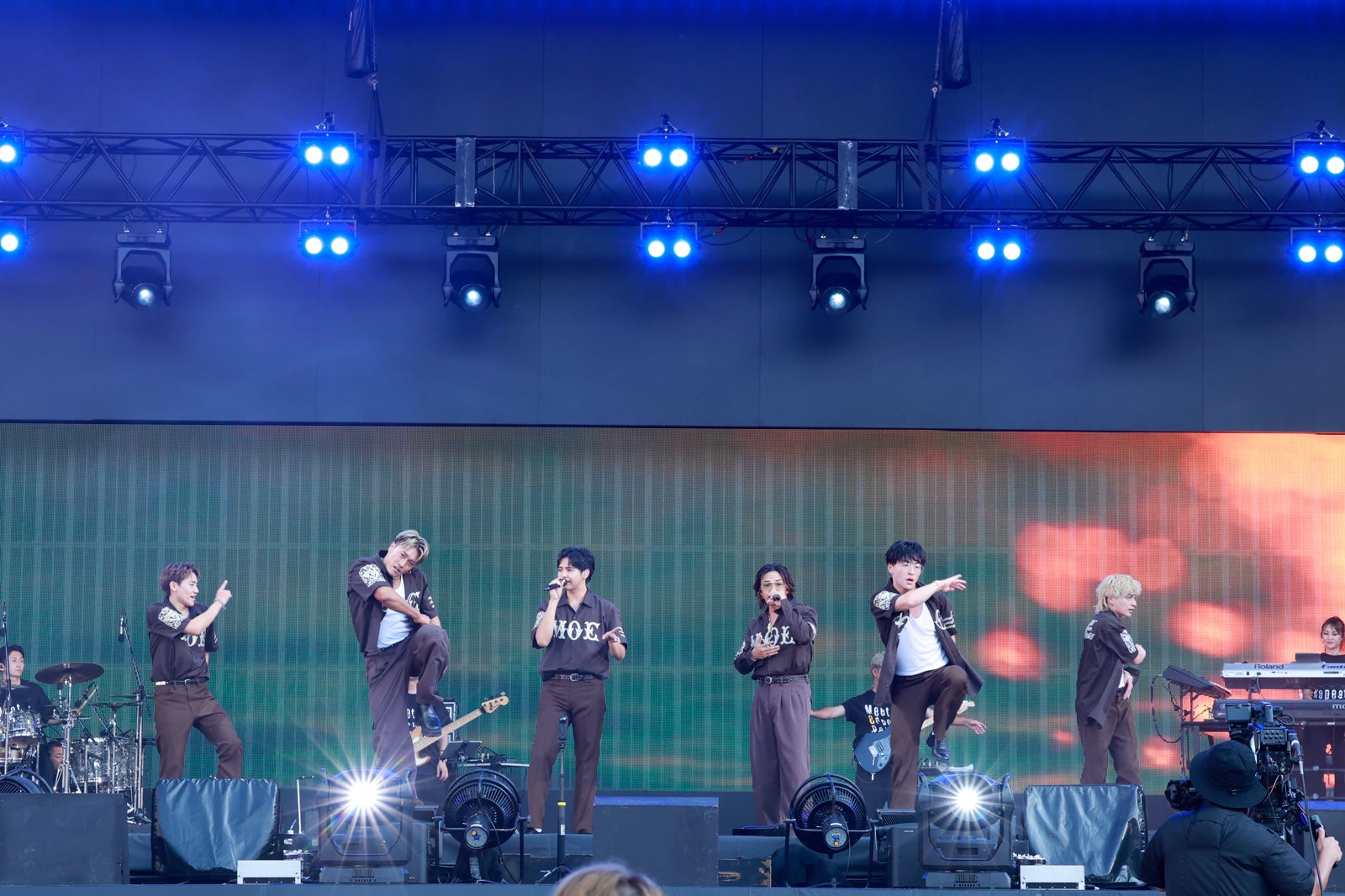 GENERATIONS、大物芸人ステージ乱入で「Choo Choo TRAIN」ダンス