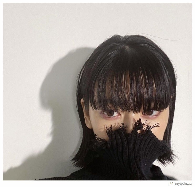 三吉彩花、“前髪あり”に大胆イメチェン　新ヘアに「新鮮過ぎる」の声