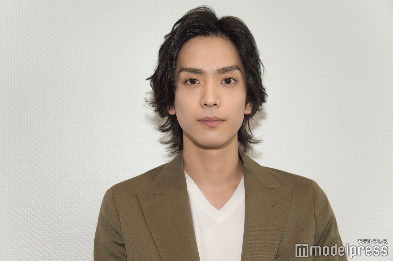 黒羽麻璃央 （C）モデルプレス