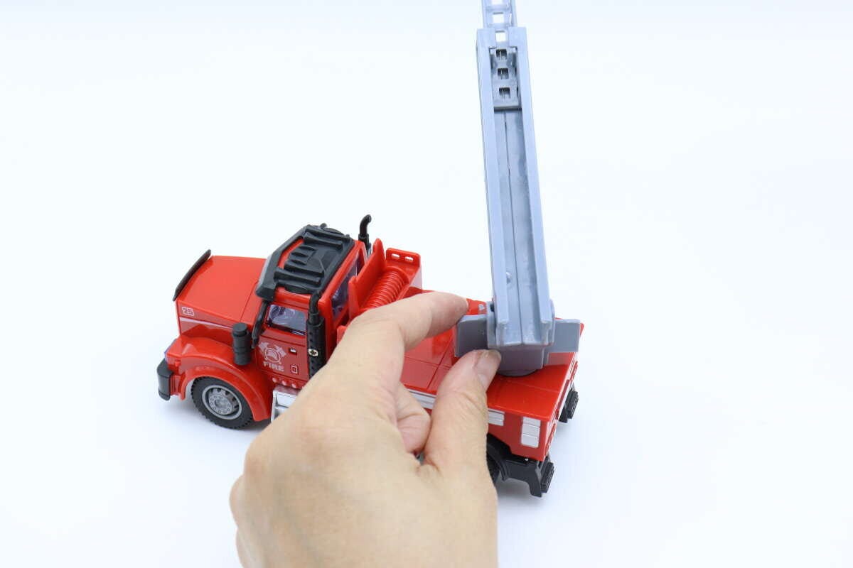 ラジオコントロール働く車（3）　動く