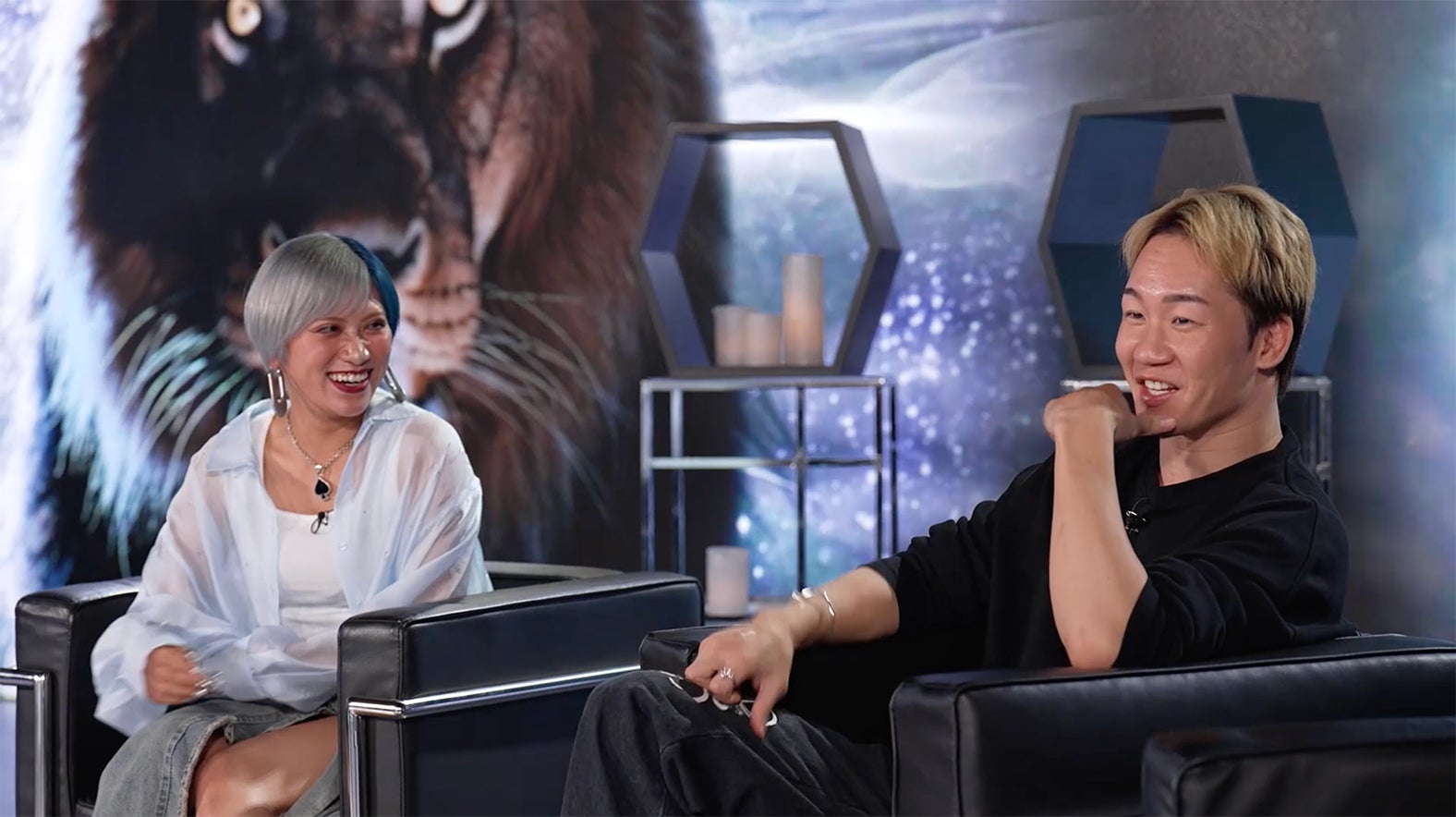 信子、朝倉未来（C）DMM TV